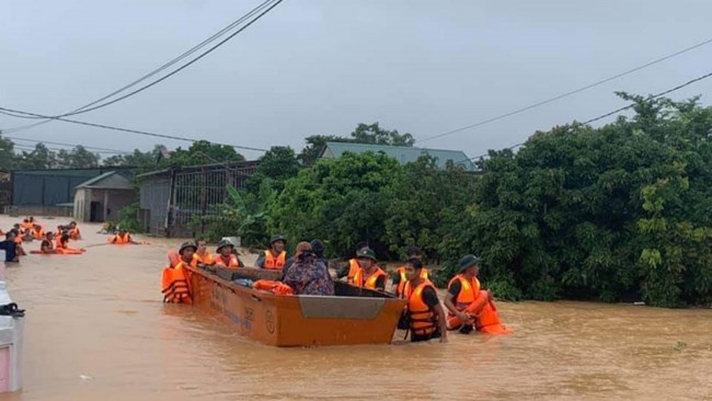 THỜI SỰ 18H CHIỀU 8/10/2020: Thủ tướng yêu cầu thực hiện nhiều nhiệm vụ cấp bách giảm thiểu thiệt hại thiên tai tại Miền Trung.