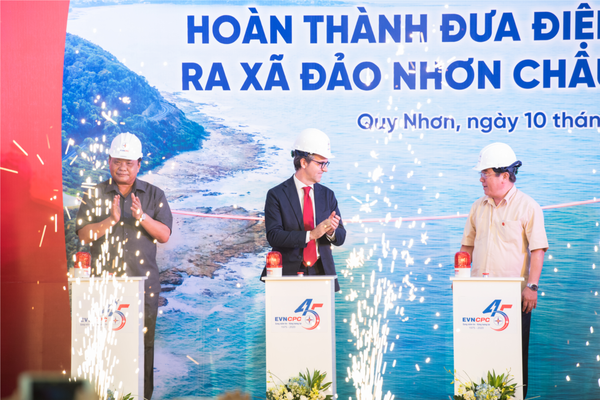 Lễ công bố hoàn thành đưa điện lưới quốc gia ra xã đảo Nhơn Châu, tỉnh Bình Định (10/10/2020)