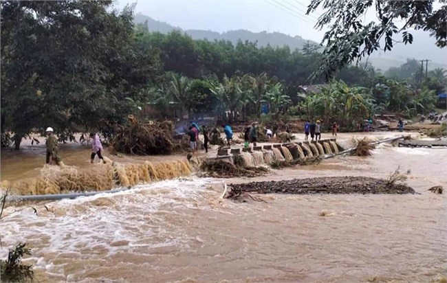 Miền Trung: Tạnh mưa, các địa phương nỗ lực khắc phục sạt lở (7/11/2020)