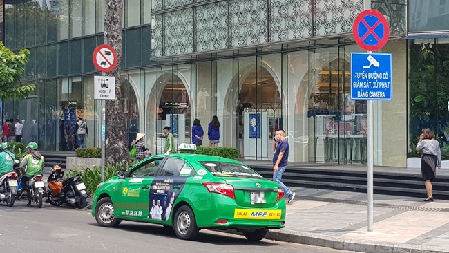 TP.HCM phạt nguội vi phạm giao thông qua camera, tài xế nói gì? (11/3/2020)