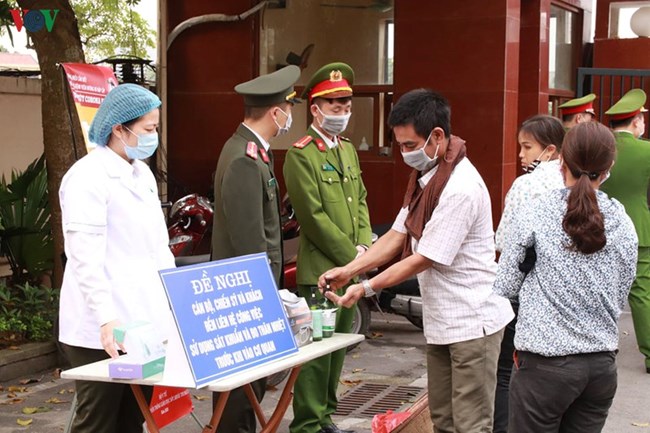 Ban chỉ đạo Quốc gia phòng chống dịch Covid-19 yêu cầu lên phương án chi tiết cách ly y tế hiệu quả người nhập cảnh từ vùng có dịch (15/3/2020)