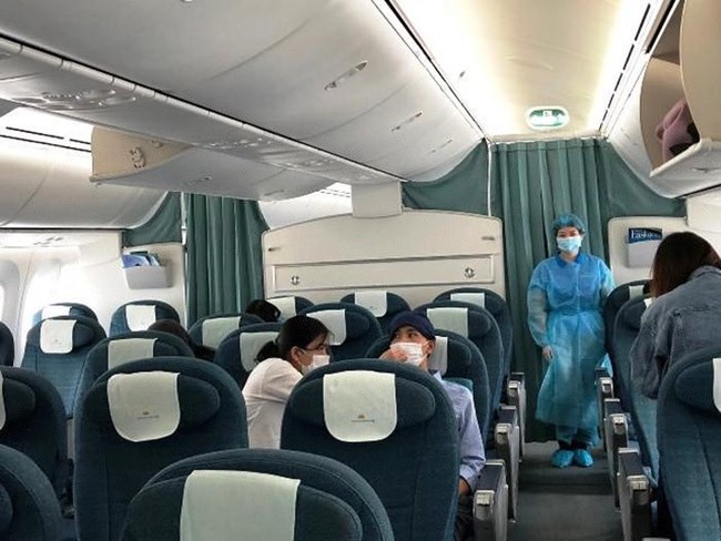 THỜI SỰ 12H TRƯA 12/4/2020: Chuyến bay đặc biệt của Vietnam Airlines từ sân bay Tokyo của Nhật Bản, chở 12 công dân Việt Nam về nước