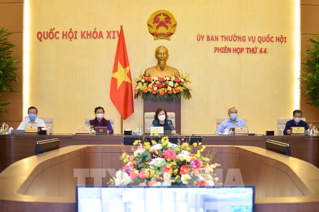 THỜI SỰ 18H CHIỀU 21/4/2020: Quốc hội đề nghị làm rõ mức chi tối thiểu 2% ngân sách cho sự nghiệp môi trường.