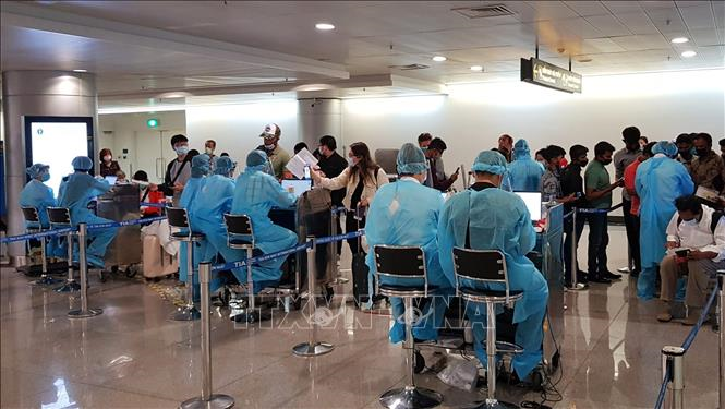 THỜI SỰ 12H TRƯA 6/4/2020: Thành phố Hồ Chí Minh lấy mẫu xét nghiệm COVID-19 tất cả hành khách đến sân bay, nhà ga.
