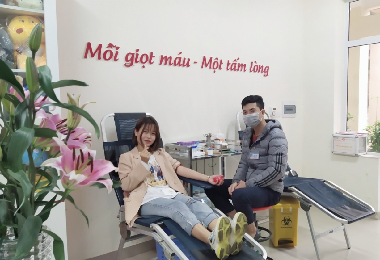 Tự hào tinh thần hiến máu tình nguyện của bạn Hà Thanh Tuyền, sinh viên trường Đại học Hà Nội (12/5/2020)