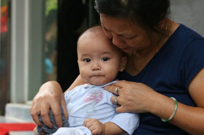 Ông bà có nên trông cháu cho con cái khi... | HỆ THỜI SỰ CHÍNH TRỊ TỔNG HỢP  - VOV1