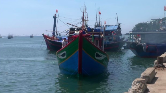THỜI SỰ 12H TRƯA 14/6/2020: Yêu cầu Trung Quốc phối hợp giải quyết vụ tàu nước này chèn ép tàu cá Việt Nam ở vùng biển quần đảo Hoàng Sa, thuộc chủ quyền của Việt Nam. 
