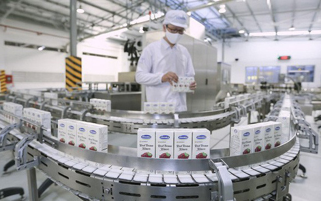 THỜI SỰ 18H CHIỀU 20/6/2020: Vinamilk là công ty sữa đầu tiên tại Việt Nam đăng ký thành công vào danh sách được xuất khẩu sữa vào khu vực Liên minh kinh tế Á – Âu.