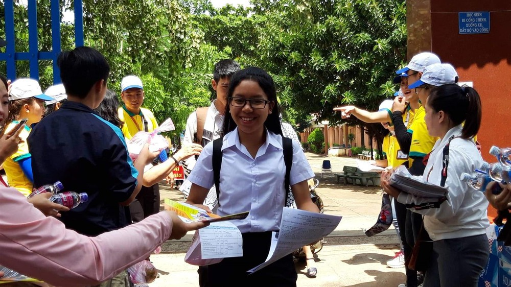 Đăk Nông: Hơn 500 học sinh có hoàn cảnh khó khăn được hỗ trợ trong kì thi THPT Quốc gia (28/7/2020)