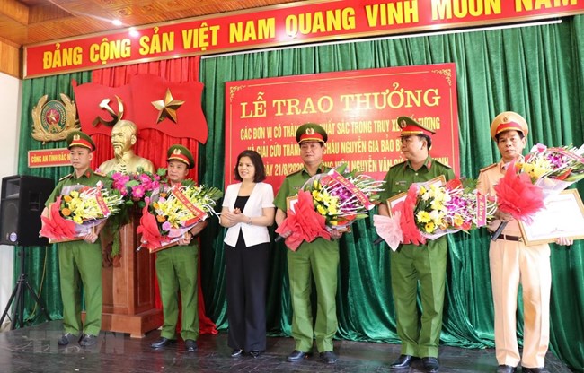 THỜI SỰ 18H CHIỀU 23/8/2020: Bắc Ninh khen thưởng các đơn vị điều tra, giải cứu thành công cháu bé 2 tuổi bị bắt cóc cách đây 2 ngày