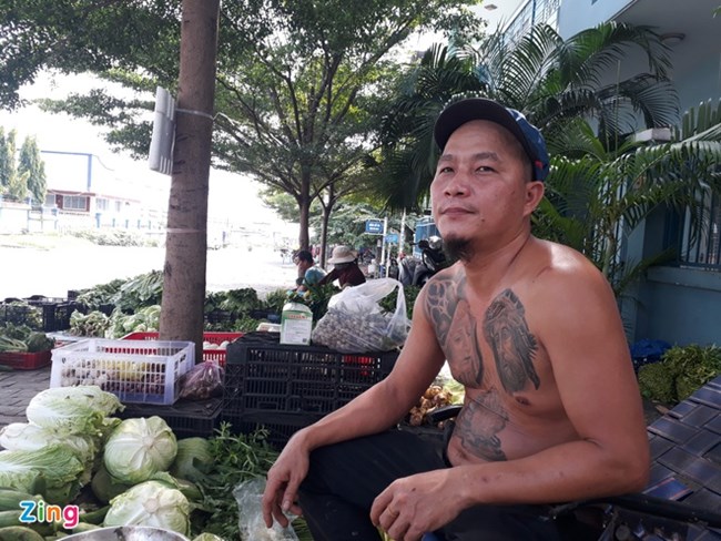 Anh Phạm Hồng Minh, người vừa bán rau vừa làm từ thiện ở Biên Hòa (19/9/2020)