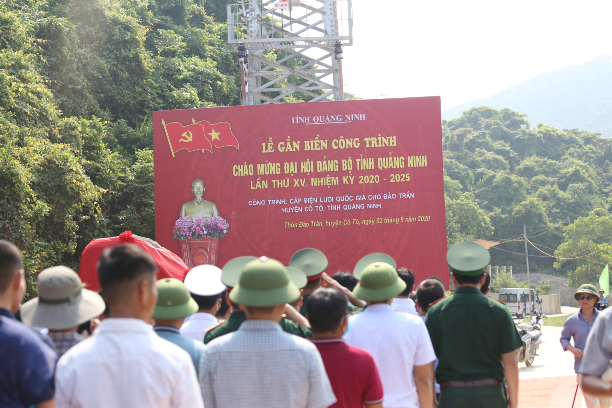 Quảng Ninh: Khánh thành công trình cấp điện lưới quốc gia ra Đảo Trần (2/9/2020)