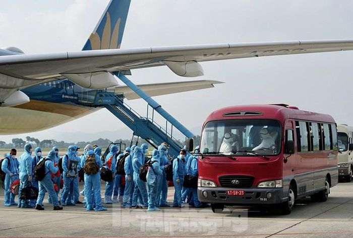 THỜI SỰ 21H30 ĐÊM 11/1/2021: Thủ tướng Nguyễn Xuân Phúc yêu cầu hạn chế tối đa các chuyến bay đưa người nhập cảnh Việt Nam từ nay đến Tết nguyên đán để phòng dịch Covid-19