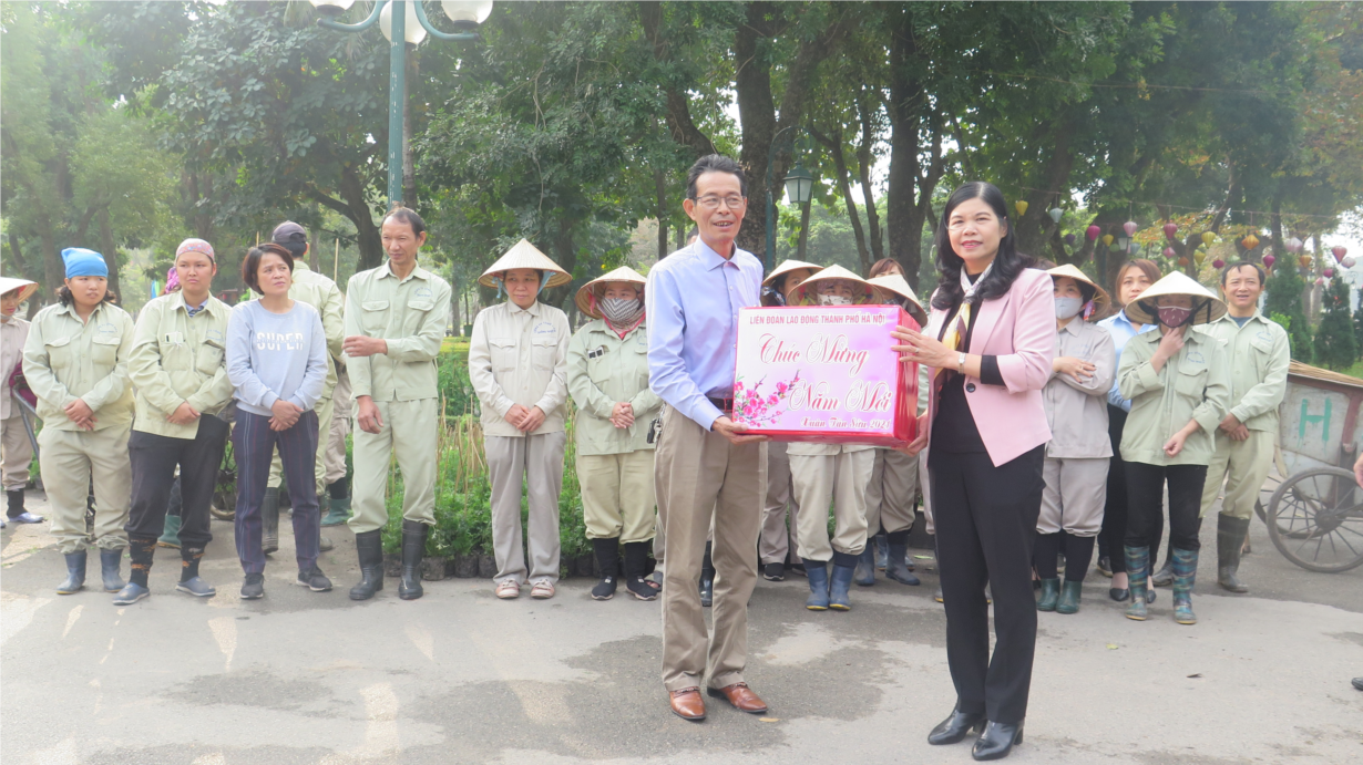 Tổng Liên đoàn lao động Việt Nam hỗ trợ từ 1 đến 2 triệu đồng công nhân hoàn cảnh khó khăn (26/1/2021)