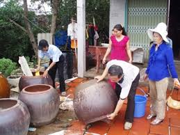 Tăng cường phòng chống dịch sốt xuất huyết trong mùa mưa bão (Ngày 18/10/2020)