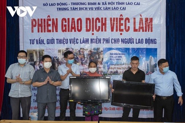 “Dòng chảy” lao động an toàn ở Lào Cai: Hiệu quả từ hoạt động kết nối, giới thiệu việc làm (29/10/2021)