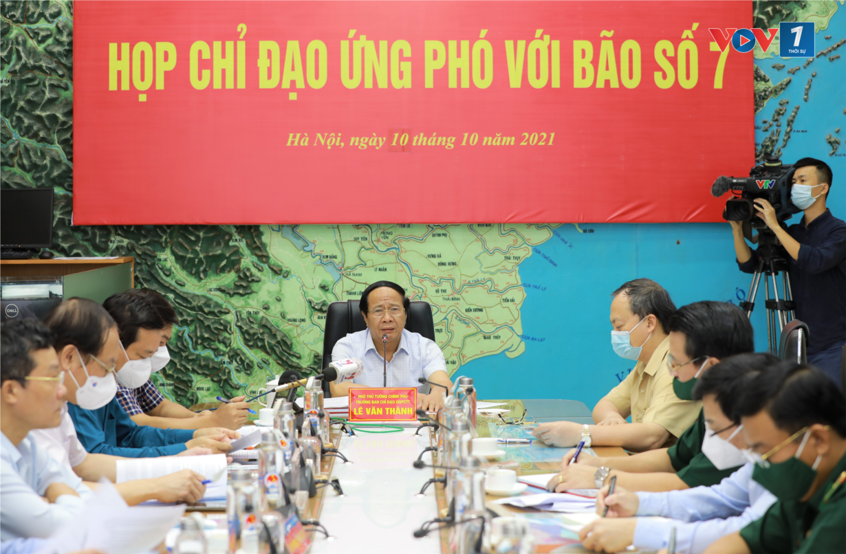 Phó thủ tướng Lê Văn Thành: Đảm bảo an toàn cho người dân về quê trong thời điểm mưa bão (10/10/2021)