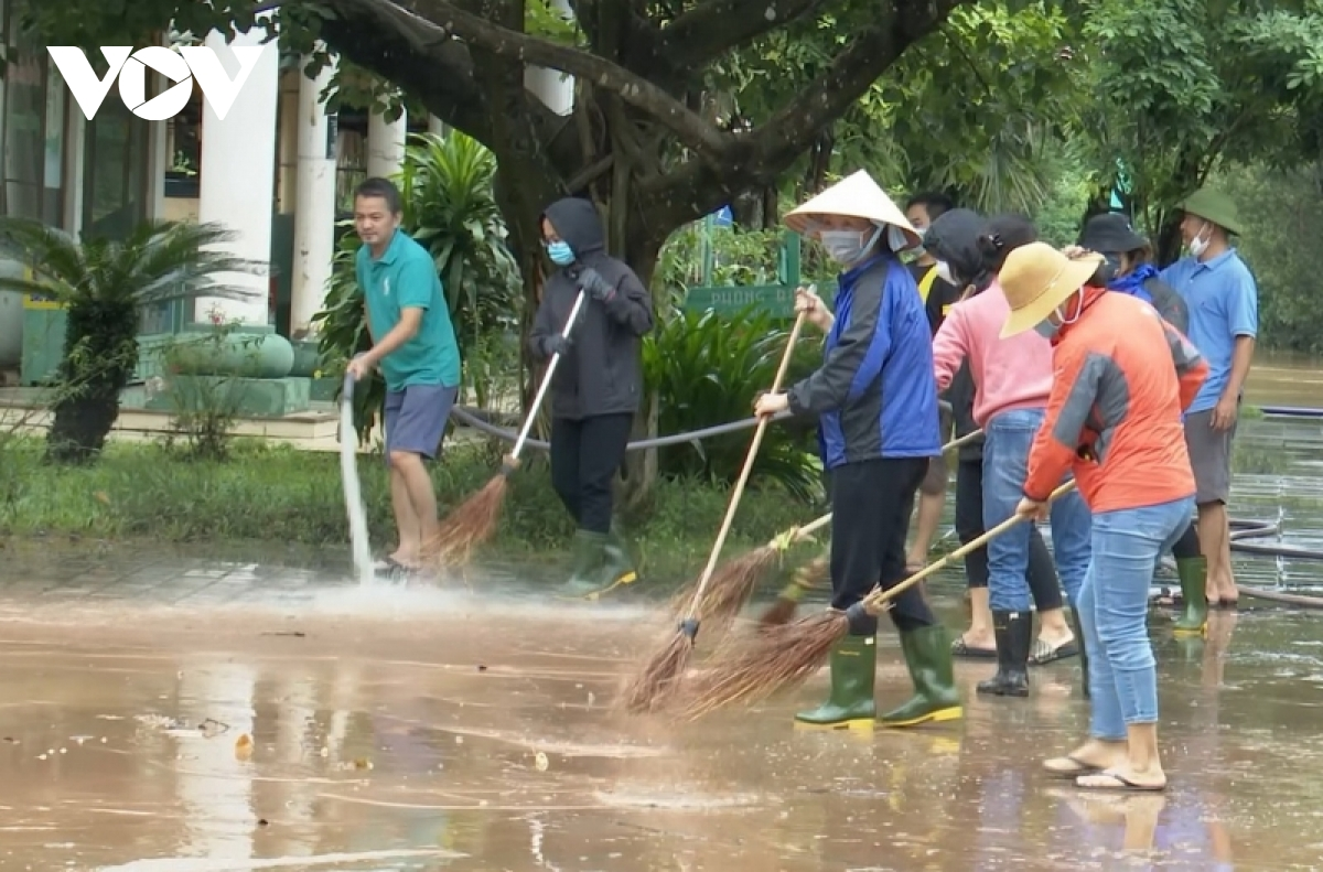 THỜI SỰ 18H CHIỀU 25/10/2021: Áp thấp nhiệt đới chuẩn bị mạnh lên thành bão - Các địa phương khẩn trương chuẩn bị ứng phó đợt mưa mới.