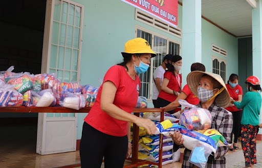 Hoạt động vì người nghèo được phát huy mạnh mẽ trong dịch bệnh, thiên tai (16/10/2021)