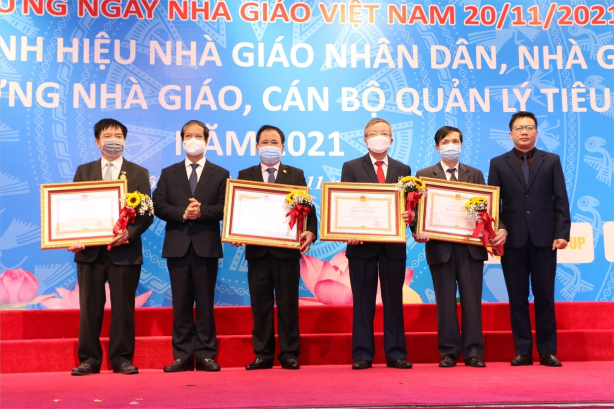 Vinh danh các nhà giáo cán bộ quản lý tiêu biểu năm 2021 (14/11/2021)