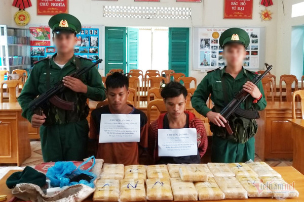 THỜI SỰ 21H30 ĐÊM 29/11/2021: Bộ đội Biên phòng triệt phá đường dây vận chuyển 100 bánh heroin qua Lào Cai