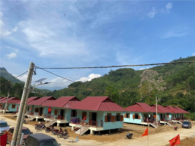THỜI SỰ 6H SÁNG 13/12/2021: Người dân vùng bị sạt lở núi ở Quảng Nam cách đây 1 năm vui mừng dọn về nhà mới 