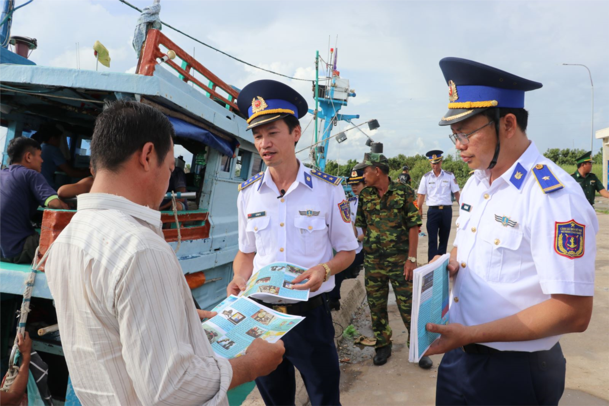 Phổ biến chính sách và pháp luật cho ngư dân khai thác trên biển (14/12/2021)