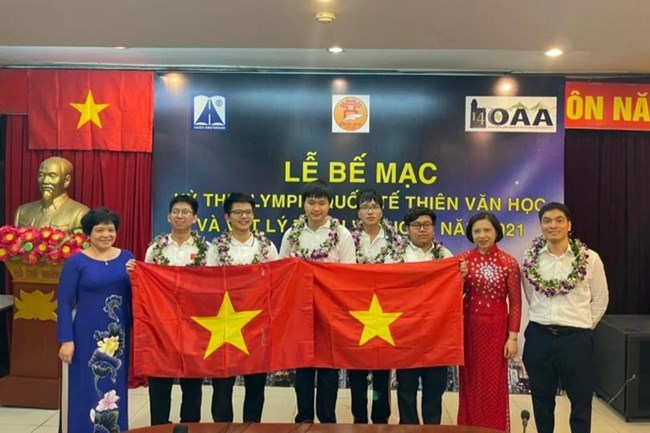 THỜI SỰ 12H TRƯA 13/12/2021: Đoàn học sinh Việt Nam thắng lớn tại kỳ thi Olympic quốc tế về Thiên văn và Vật lý thiên văn