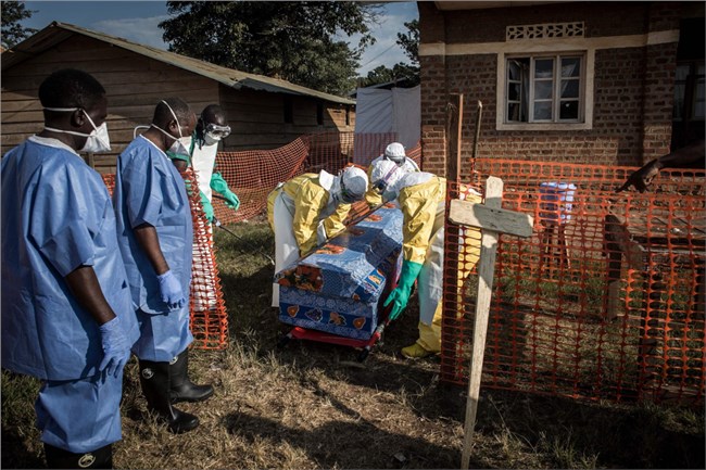 Dịch chồng dịch: Một số điểm nóng Covid hạ nhiệt- Báo động nguy cơ bùng phát Ebola tại châu Phi (17/2/2021)