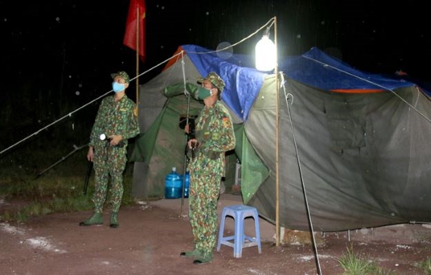 Ngăn chặn xuất nhập cảnh trái phép: đêm trắng nơi biên cương Tổ quốc (7/2/2021)