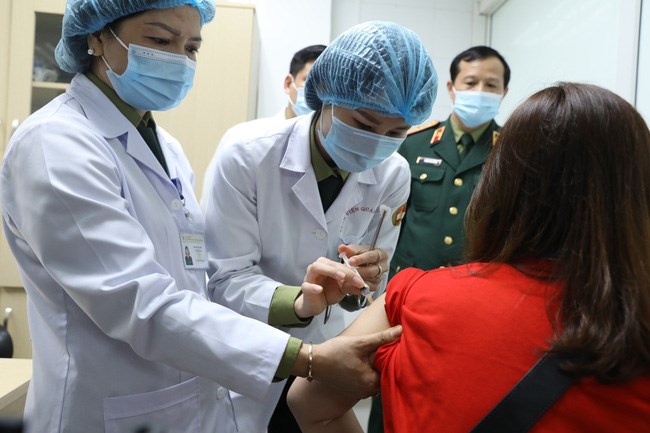 35 tình nguyện viên thử nghiệm tiêm Vaccine ngừa covid-19 giai đoạn 2 (26/2/2021)