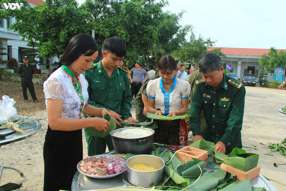 Những hành trình đưa niềm vui Tết đến vùng sâu, biên giới ở tỉnh Kon Tum (1/2/2021)