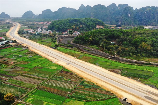 Giá đất ở Quảng Ninh: Kịch bản tăng giá gây nhiễu loạn thị trường (26/03/2021)