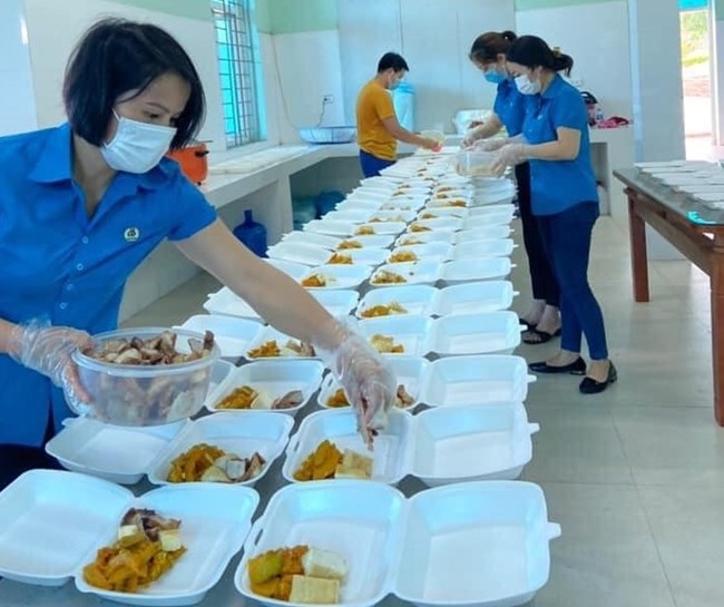 THỜI SỰ 12H TRƯA 21/5/2021: Tổng Liên đoàn LĐ Việt Nam yêu cầu không để đoàn viên, người lao động trong khu cách ly, phong tỏa bị thiếu đói
