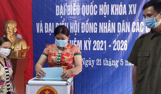 Nghệ An: Cử tri nô nức đi bầu cử sớm (21/5/2021)