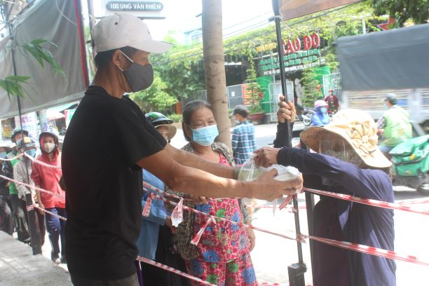 TPHCM: Lan tỏa tình yêu thương trong tâm dịch (26/6/2021)