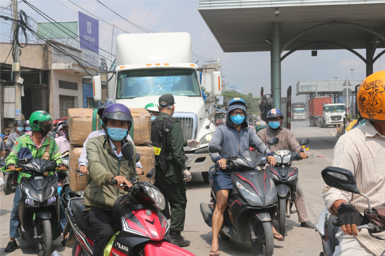 Ngày đầu Đồng Nai kiểm soát người từ TPHCM: Người hoang mang, người lỡ kế hoạch (5/6/2021)