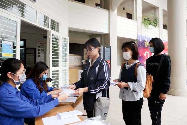 Hà Nội: Các trường Đại học hỗ trợ sinh viên gặp khó do giãn cách (17/8/2021)