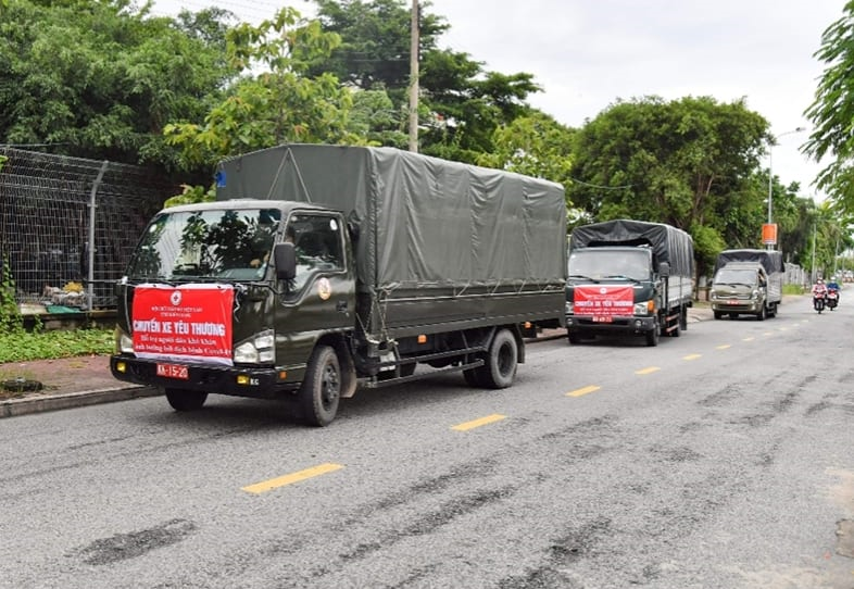 Kiên Giang: Những chuyến xe nghĩa tình đến với đồng bào vùng dịch TPHCM và Bình Dương (30/8/2021)