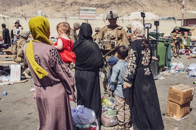 Pháp, Anh sẽ đề xuất lập “Vùng an toàn” tại sân bay Kabul (30/08/2021)