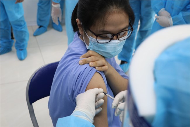 Năm học 2021-2022: Sẽ sớm tổ chức tiêm vaccine cho học sinh (29/08/2021)