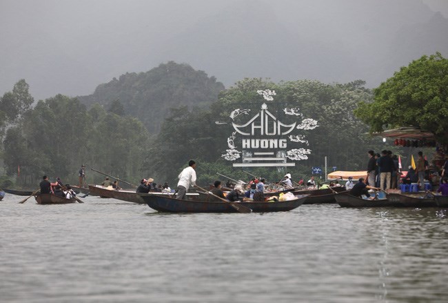  THỜI SỰ 21h30 ĐÊM 25/1/2022: Chùa Hương tạm dừng lễ hội, không tổ chức đón khách đầu Xuân 2022.