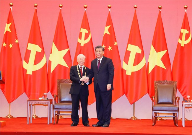 Tổng Bí thư, Chủ tịch Tập Cận Bình trao Huân chương Hữu nghị tặng Tổng Bí thư Nguyễn Phú Trọng (31/10/2022)