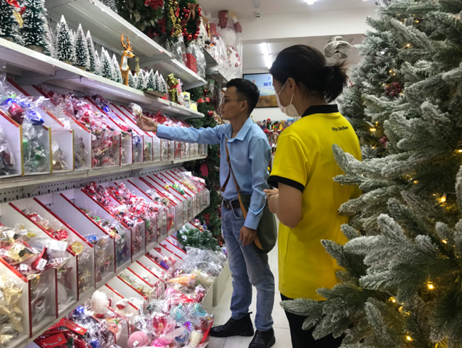 Thị trường Noel tại Đà Nẵng bắt đầu sôi động... | BAN THỜI SỰ - VOV1