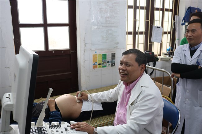Hơn 1.700 lượt người dân xã miền núi Ma Thì Hồ, huyện Mường Chà, tỉnh Điện Biên được khám bệnh, cấp thuốc miễn phí (21/12/2022)