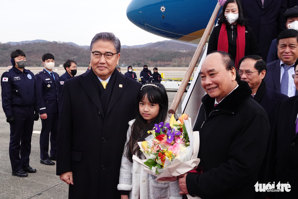 THỜI SỰ 12H TRƯA 04/11/2022: Chủ tịch nước Nguyễn Xuân Phúc bắt đầu chuyến thăm cấp Nhà nước tới Hàn Quốc