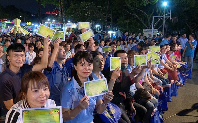 THỜI SỰ 6H SÁNG 31/12/2022: TP. Hồ Chí Minh tặng 35.000 'tấm vé nghĩa tình' cho đoàn viên công đoàn và người lao động gặp khó khăn về quê đón Tết