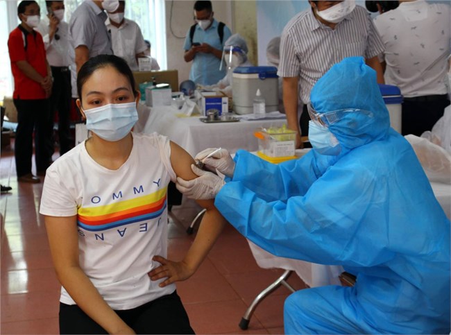 THỜI SỰ 12H TRƯA 14/3/2022: Việt Nam là 1 trong 6 nước có tỷ lệ tiêm vaccine cao nhất thế giới, đủ điều kiện sống chung với covid-19. 