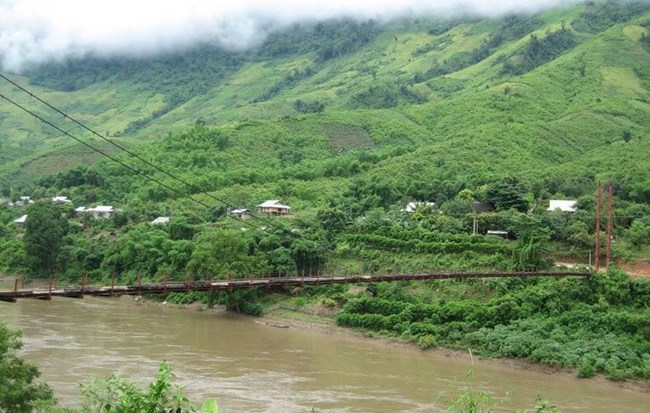 “Hạt giống đỏ” trên đỉnh Pa Luông (30/4/2022)