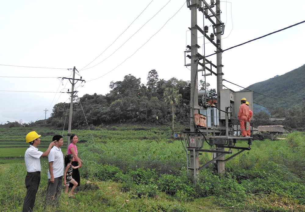 Niềm vui có điện lưới quốc gia của người dân ở địa bàn vùng cao của tỉnh Bắc Kạn (19/05/2022)
